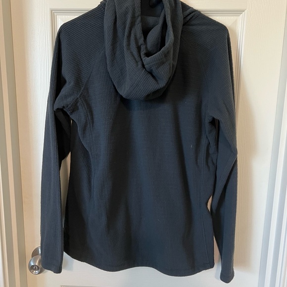 Mountain Hardwear Black Textured Pullover - Picture 4 of 4